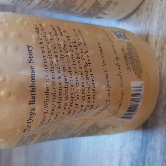 Onyx Bathhouse Bubble Bath 2 bottles. Champagne Wishes with Moroccan Oil 16oz. - Picture 4 of 6